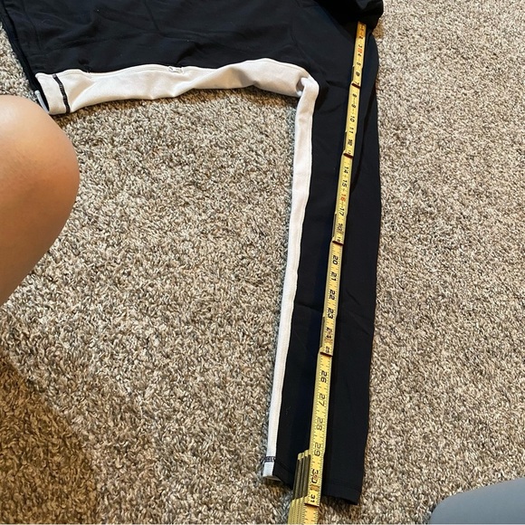 LULULEMON Activewear Top Size 2 - Picture 9 of 10